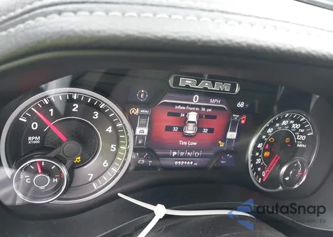 2022 Ram 1500 Laramie 4X4 5'7 Box z USA, uszkodzony, nr VIN 1C6SRFJT5NN171001